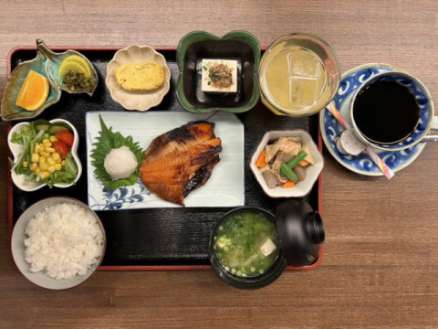 朝食